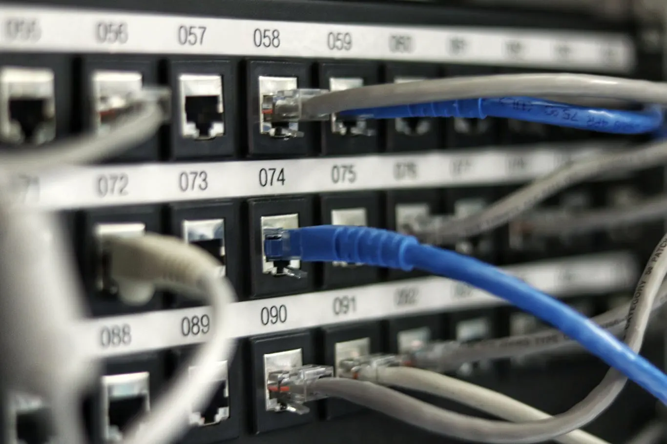computer server cables ports